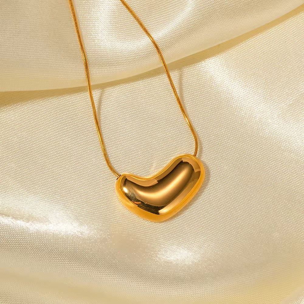 Amelia Heart Pendant Necklace