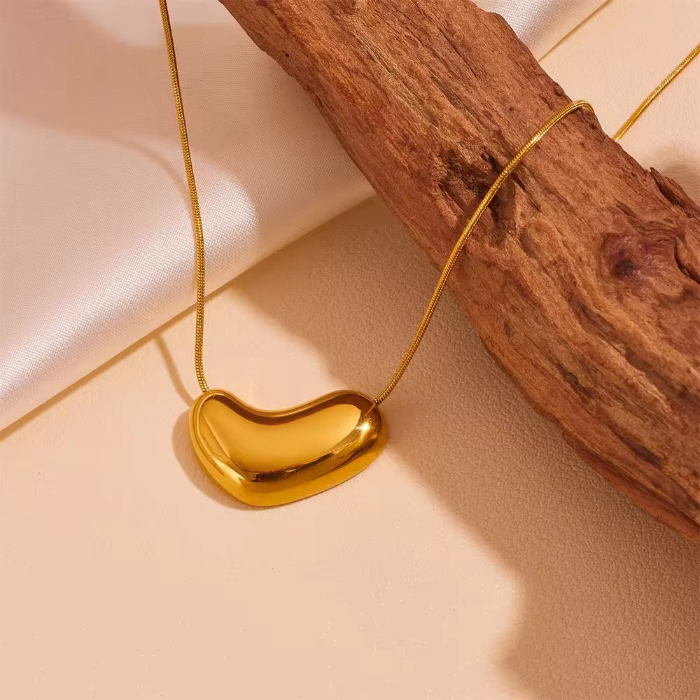 Amelia Heart Pendant Necklace