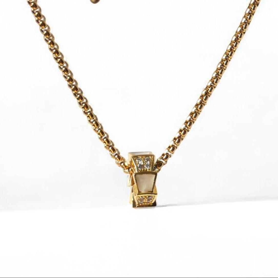 Pretty Stone Studded Wheel Pendant Necklace - Shineers
