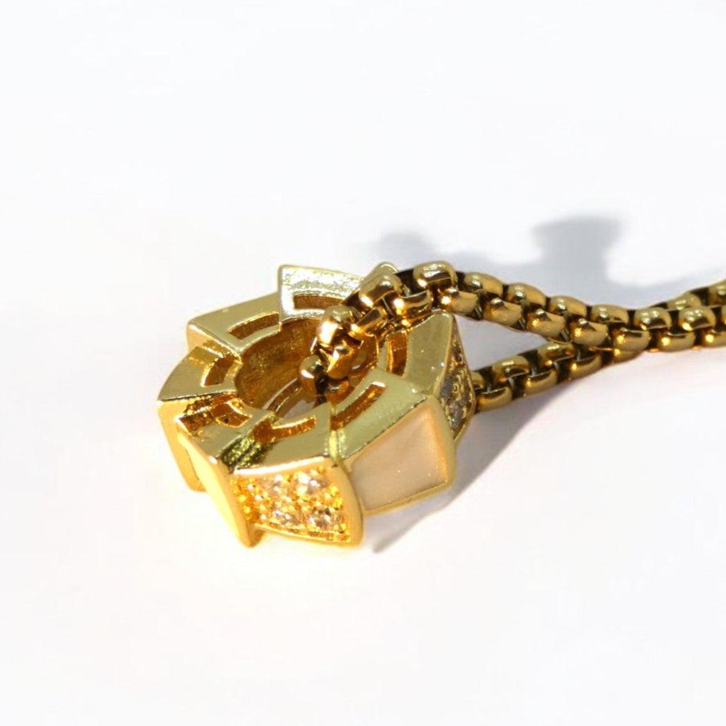 Pretty Stone Studded Wheel Pendant Necklace - Shineers