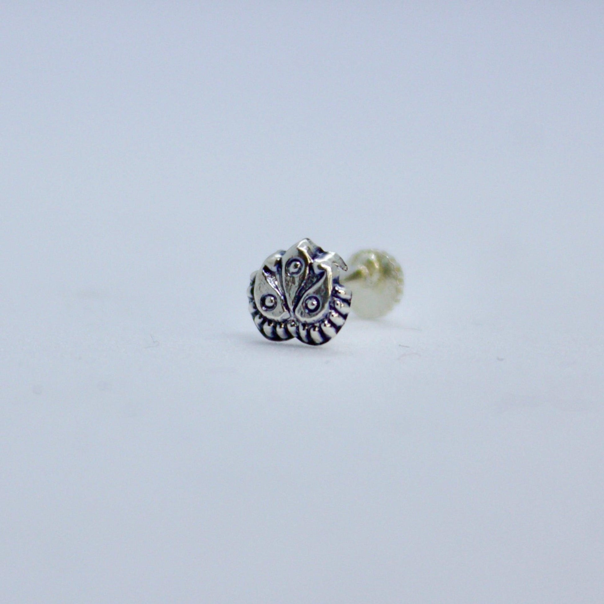 Kamal 925 Silver Nose Pin - Shineers