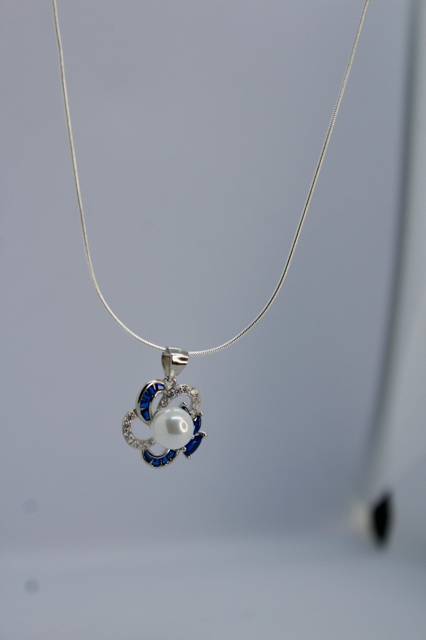 Scarlett Blossom 925 Silver Earrings and Pendant Set - Shineers