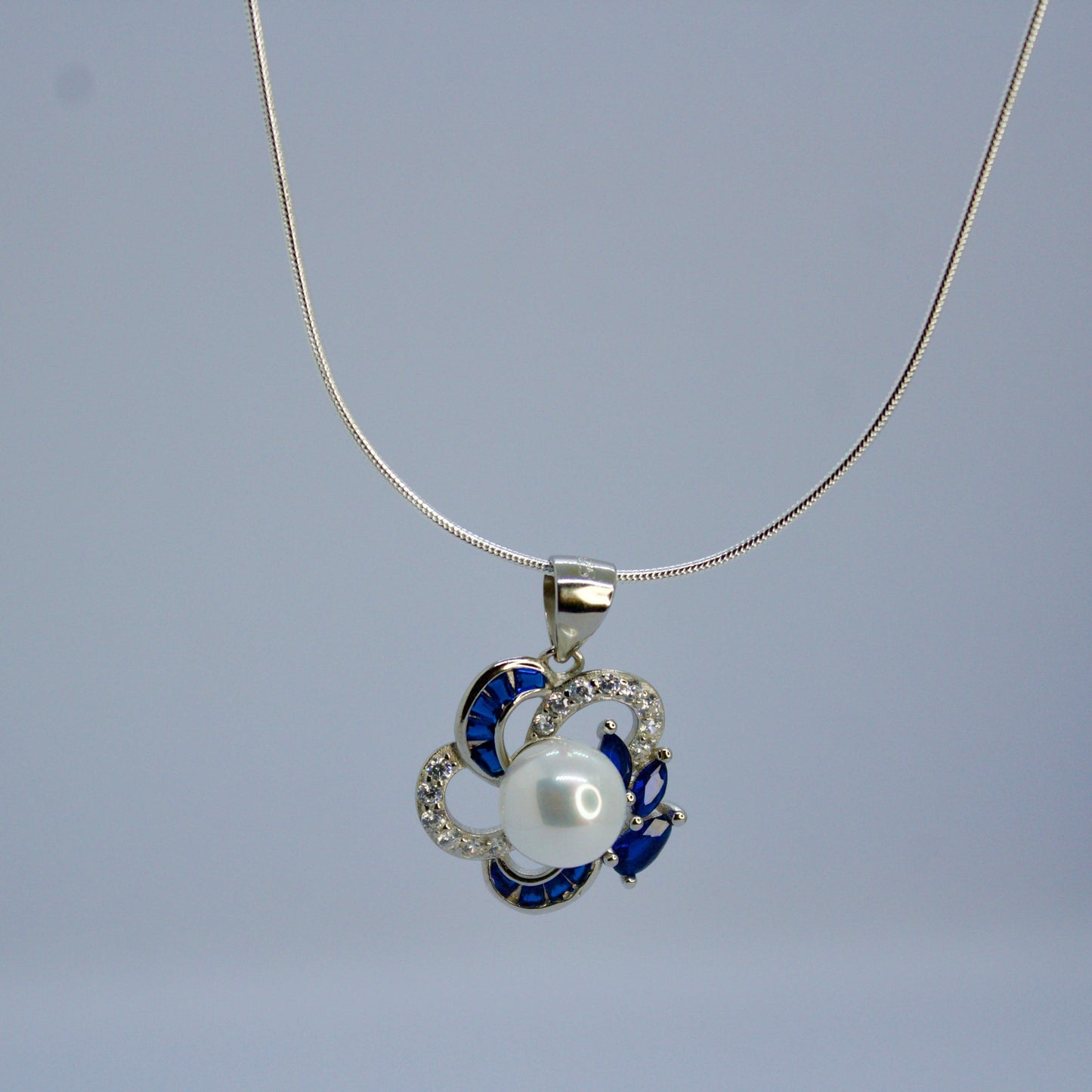 Scarlett Blossom 925 Silver Earrings and Pendant Set - Shineers