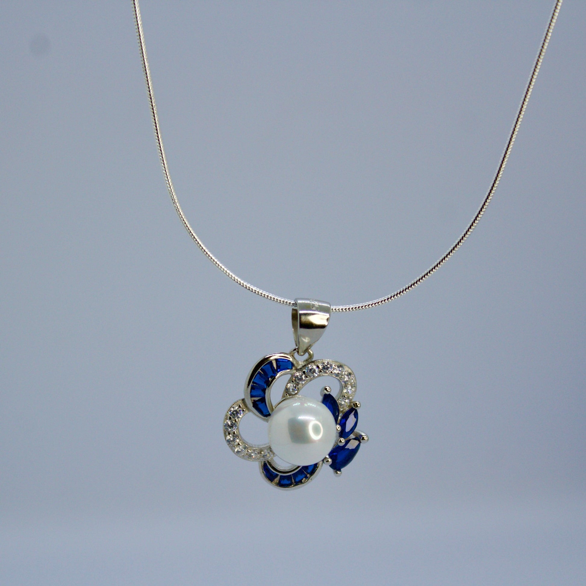 Scarlett Blossom 925 Silver Earrings and Pendant Set - Shineers