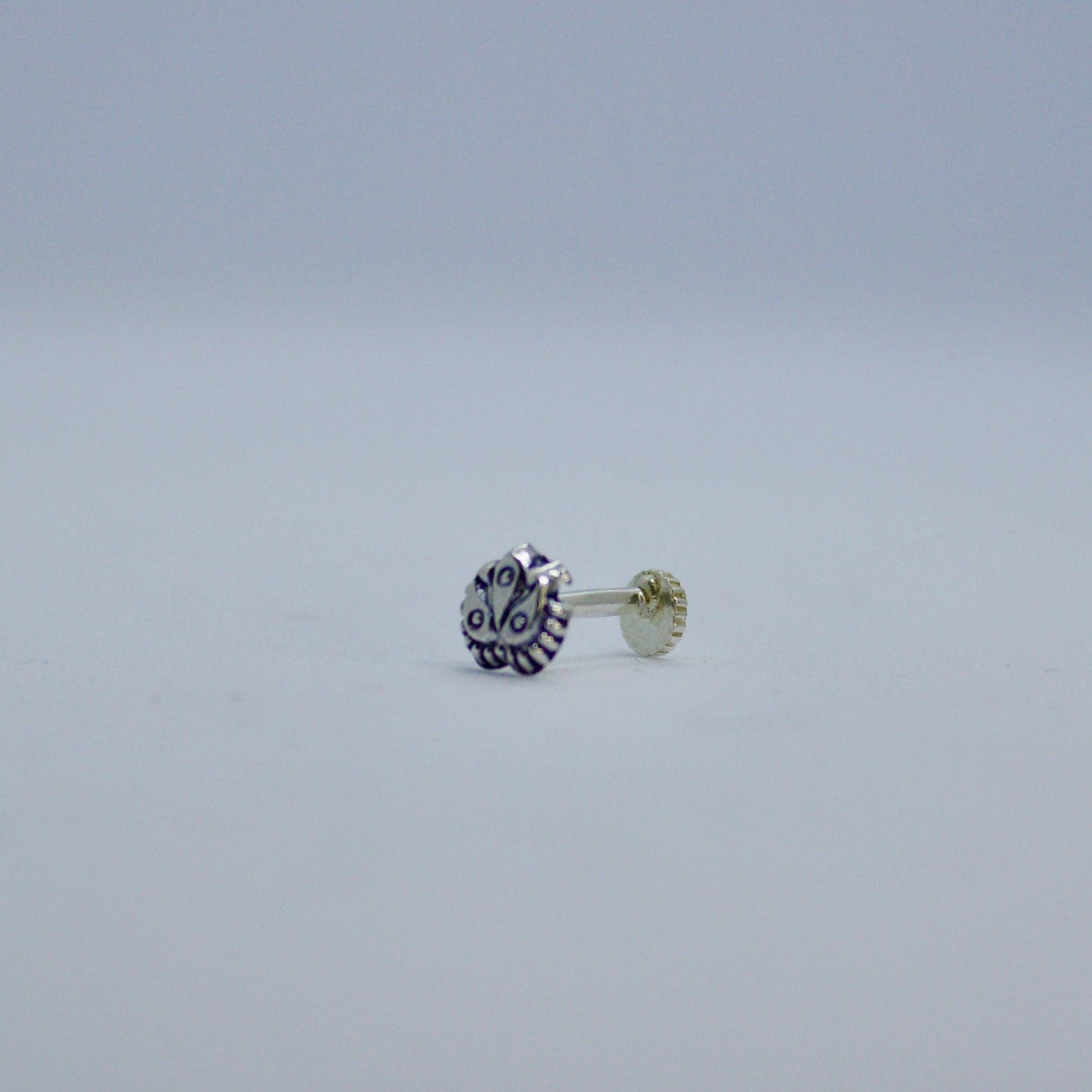 Kamal 925 Silver Nose Pin - Shineers