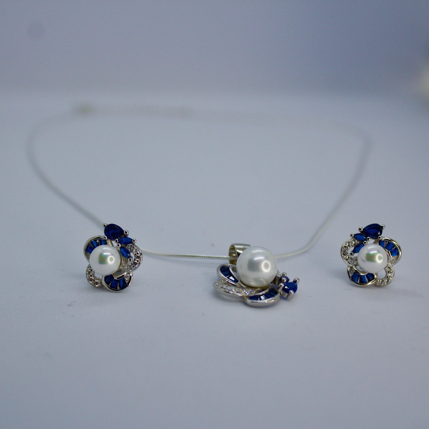 Scarlett Blossom 925 Silver Earrings and Pendant Set - Shineers