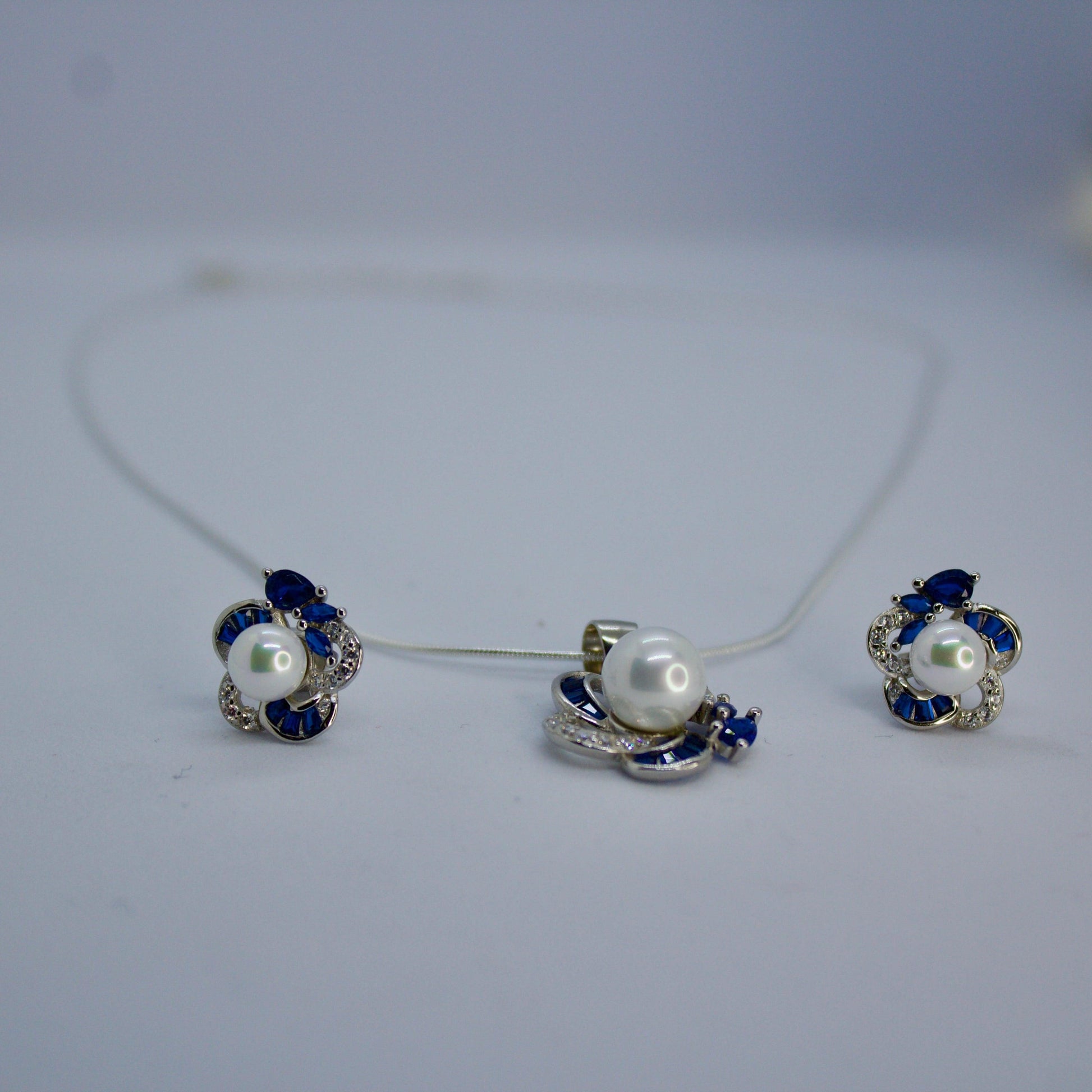 Scarlett Blossom 925 Silver Earrings and Pendant Set - Shineers