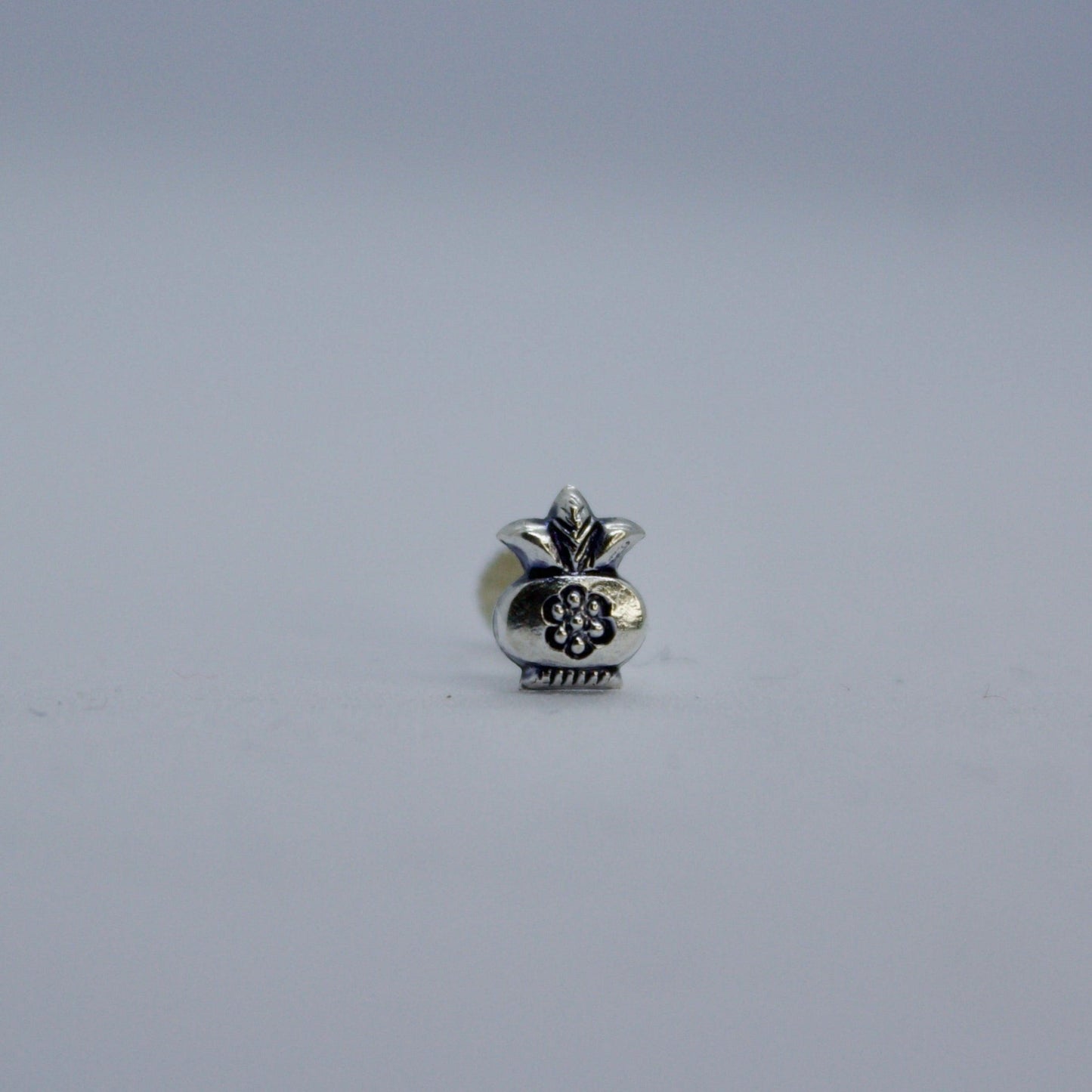 Kalash 925 Silver Oxidised Nose Pin - Shineers