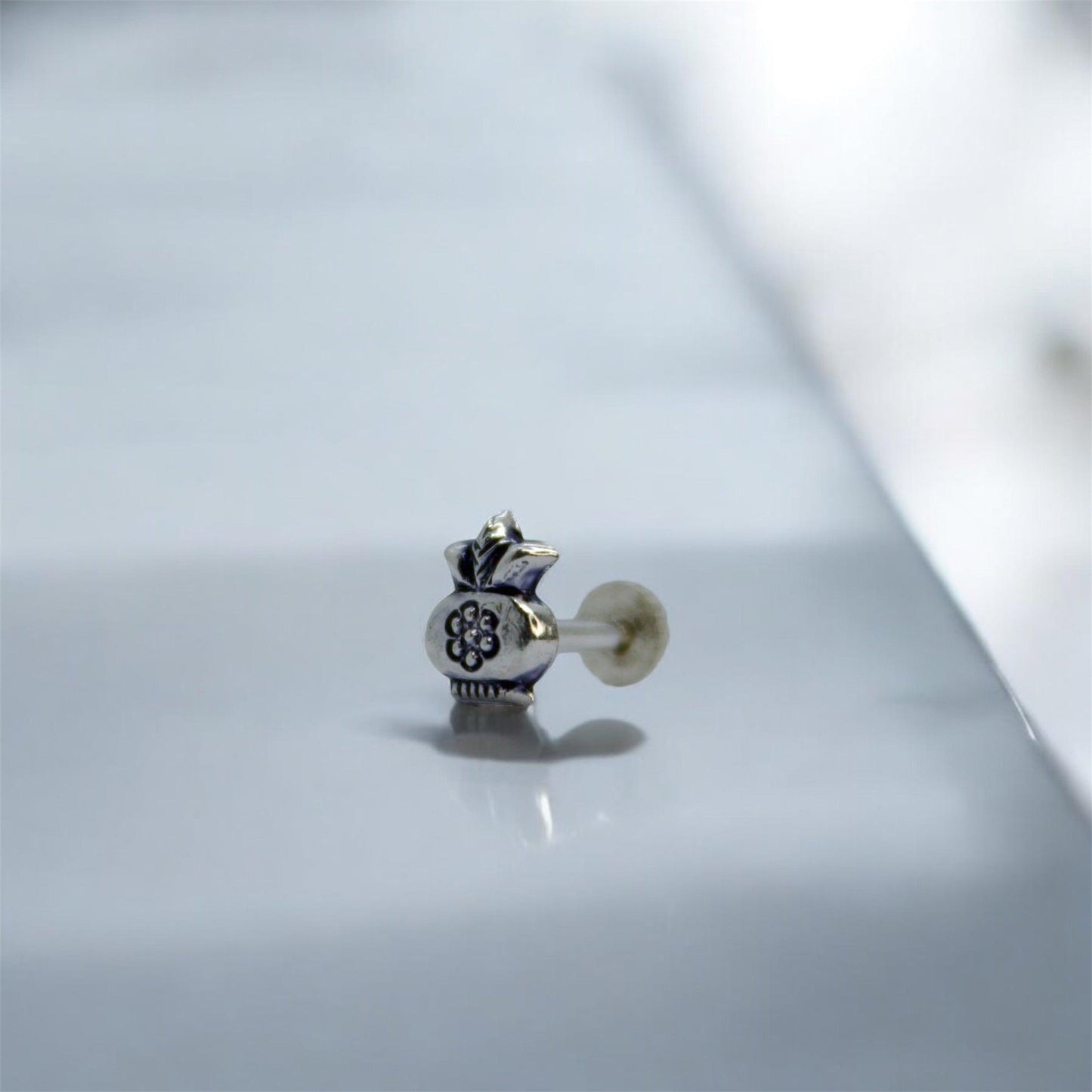 Kalash 925 Silver Oxidised Nose Pin - Shineers