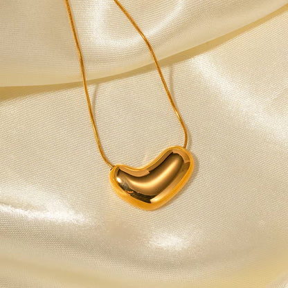 Amelia Heart Pendant Necklace