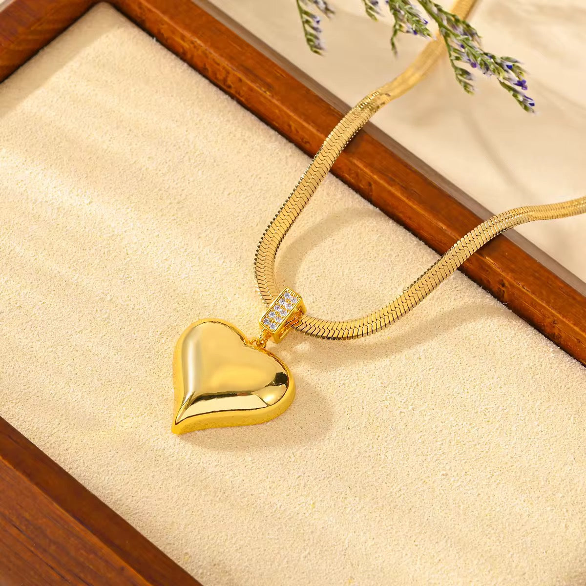 Pretty Heart Pendant Necklace