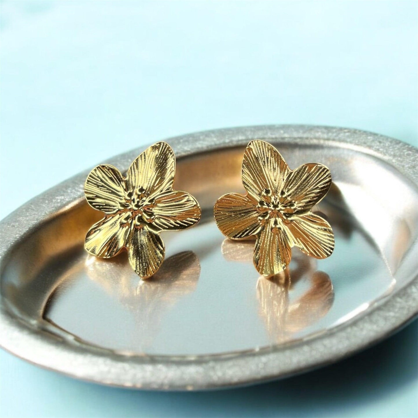 Gold Petals Earrings - Shineers