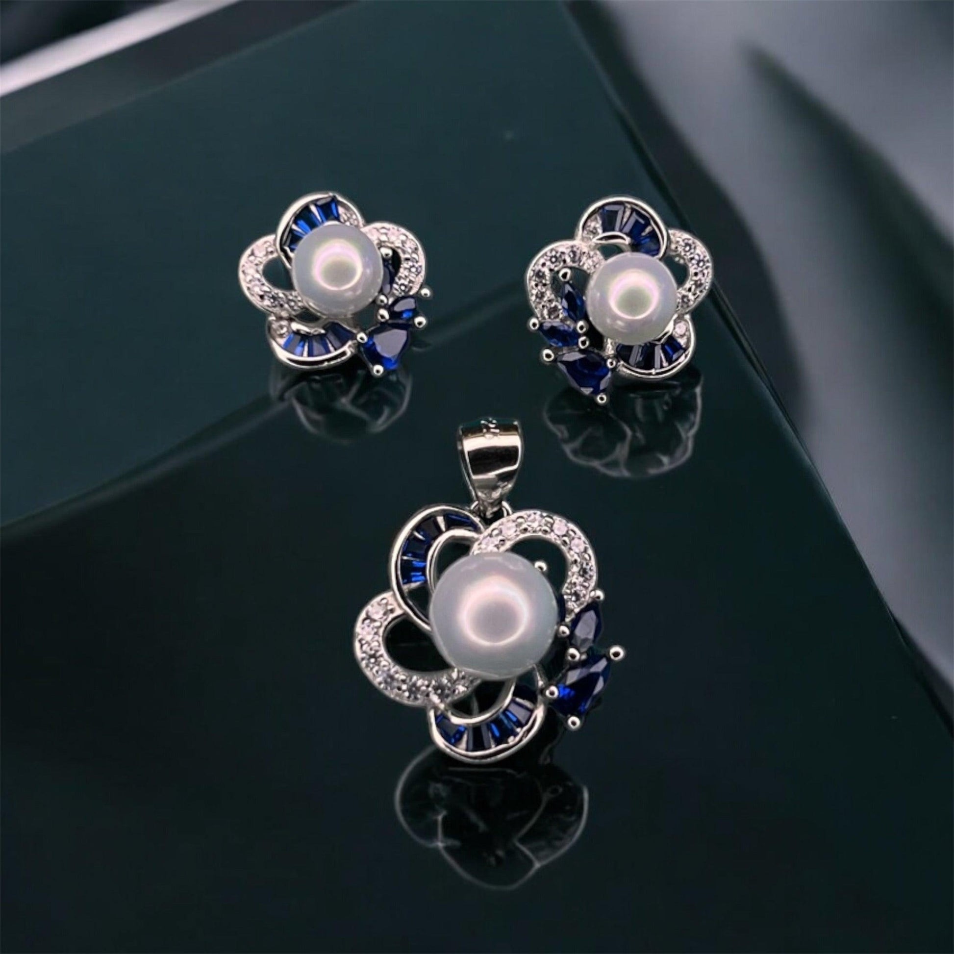 Scarlett Blossom 925 Silver Earrings and Pendant Set - Shineers