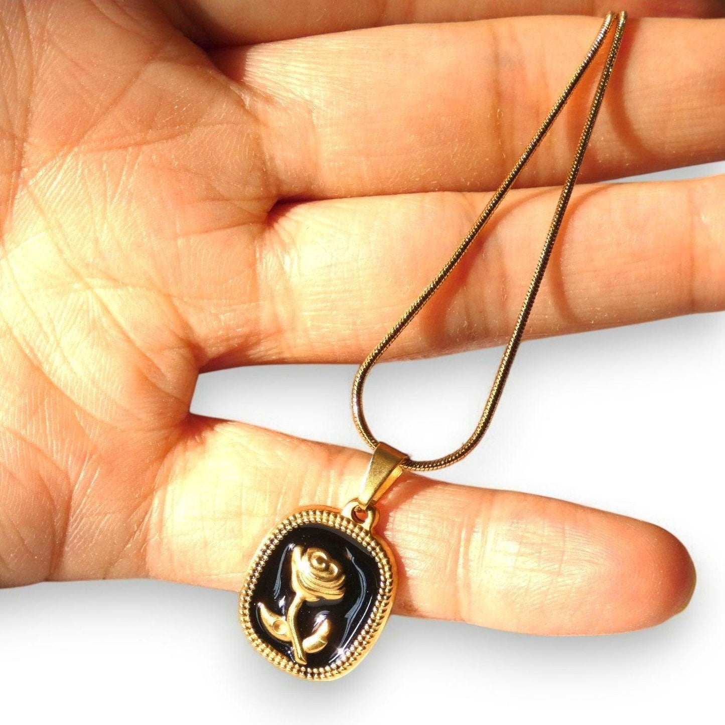 Black Rose Pendant Necklace - Shineers