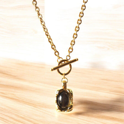 Pretty Stone Pendant Necklace - Shineers