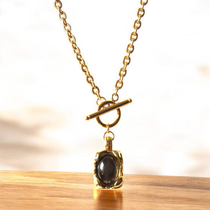 Pretty Stone Pendant Necklace - Shineers