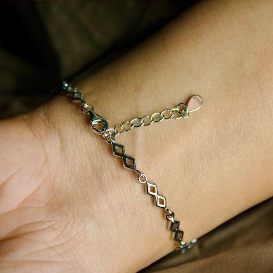 The Fish Dance 925 Silver Bracelet - Shineers