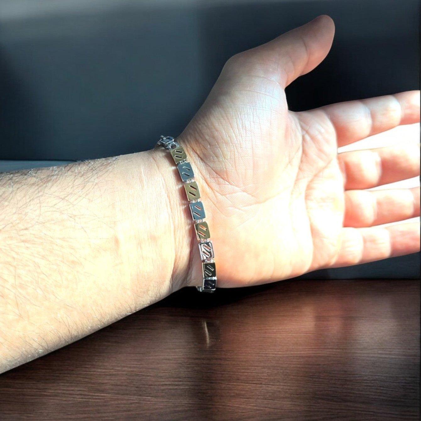 Feel Good 925 Silver Dual Toned Unisex Chain Bracelet - Shineers